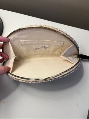New Universal Threads make up or clutch purse Woven Bag